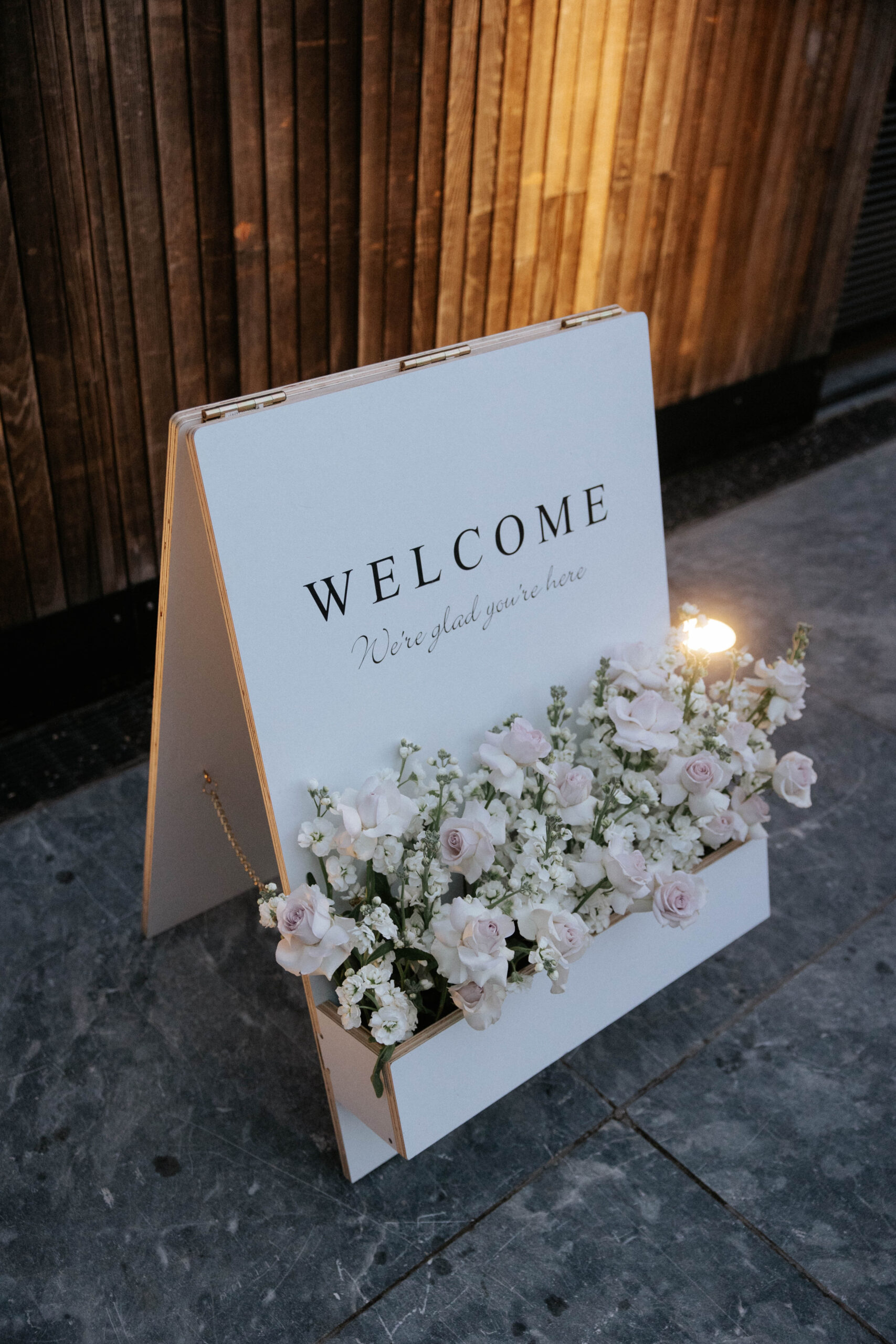 flower box welcome sign